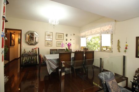 Apartamento à venda com 180m², 4 quartos e 2 vagasSala de jantar