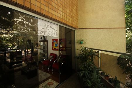 Apartamento à venda com 180m², 4 quartos e 2 vagasVaranda Sala