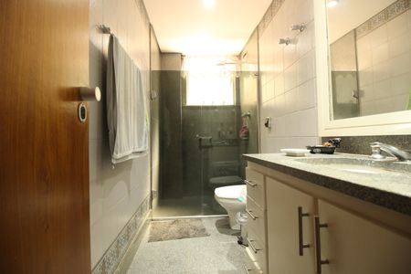 Apartamento à venda com 180m², 4 quartos e 2 vagasBanheiro 3