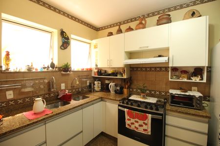 Apartamento à venda com 180m², 4 quartos e 2 vagasCozinha