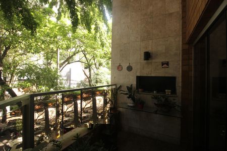 Apartamento à venda com 180m², 4 quartos e 2 vagasVaranda Sala