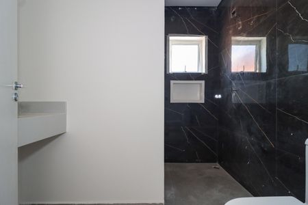 Casa de condomínio para alugar com 103m², 3 quartos e 2 vagas Casa de condomínio para alugar com 103m², 3 quartos e 2 vagasBanheiro da Suíte