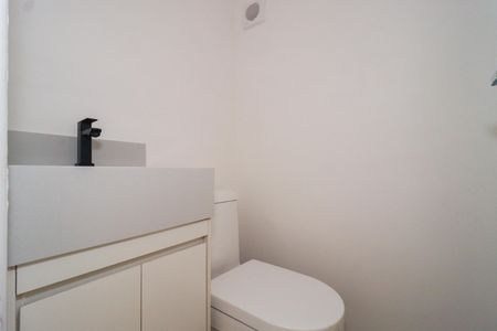 Casa de condomínio à venda com 103m², 3 quartos e 2 vagasLavabo da sala