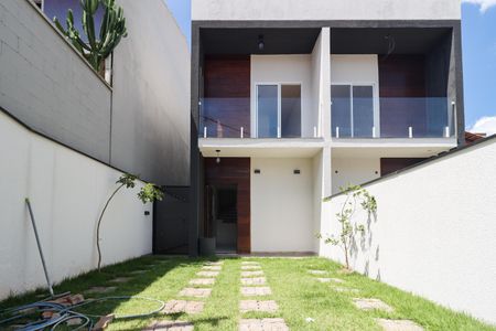 Casa de condomínio à venda com 103m², 3 quartos e 2 vagasGaragem