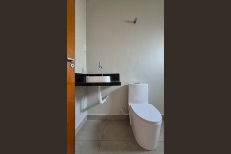 Casa à venda com 184m², 3 quartos e 4 vagasBanheiro da suíte 2