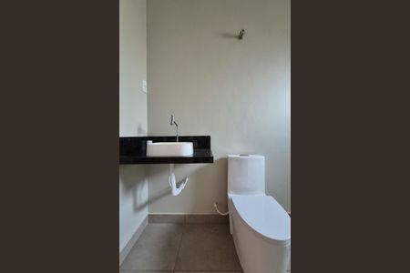 Casa à venda com 184m², 3 quartos e 4 vagasBanheiro da suíte 2