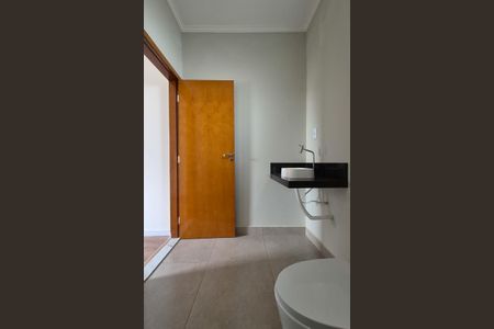 Casa à venda com 184m², 3 quartos e 4 vagasBanheiro da suíte