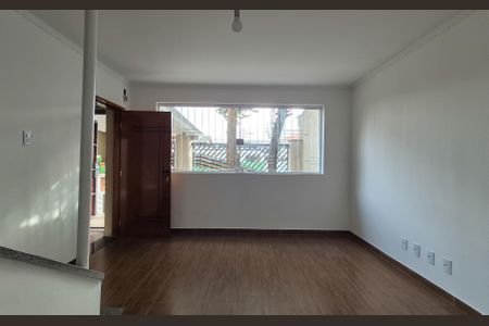Casa à venda com 184m², 3 quartos e 4 vagasSala