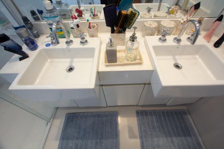 Apartamento à venda com 156m², 2 quartos e 3 vagasBanheiro da Suíte 2