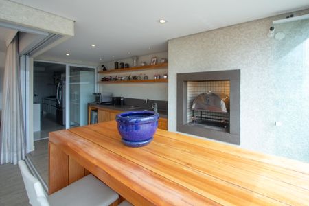 Apartamento à venda com 156m², 2 quartos e 3 vagasVaranda gourmet