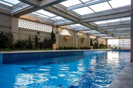 Apartamento à venda com 156m², 2 quartos e 3 vagasÁrea comum - Piscina Coberta