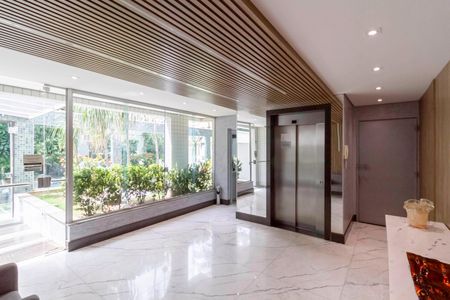 Apartamento à venda com 250m², 4 quartos e 4 vagasHall de entrada