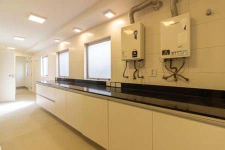 Apartamento à venda com 360m², 4 quartos e 2 vagas Apartamento à venda com 360m², 4 quartos e 2 vagasÁrea de Serviço