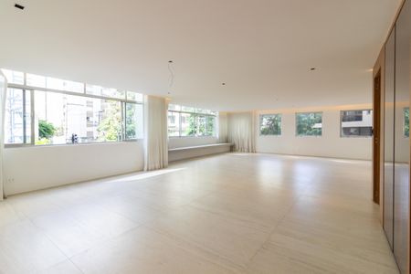 Apartamento à venda com 360m², 4 quartos e 2 vagas Apartamento à venda com 360m², 4 quartos e 2 vagasSala