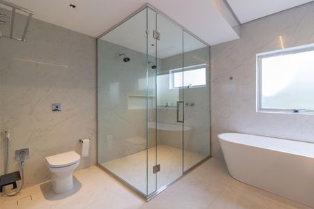 Apartamento à venda com 360m², 4 quartos e 2 vagas Apartamento à venda com 360m², 4 quartos e 2 vagasBanheiro da Suíte 3