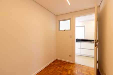 Apartamento à venda com 360m², 4 quartos e 2 vagas Apartamento à venda com 360m², 4 quartos e 2 vagasEscritório