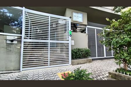 Apartamento à venda com 360m², 4 quartos e 2 vagas Apartamento à venda com 360m², 4 quartos e 2 vagasFachada