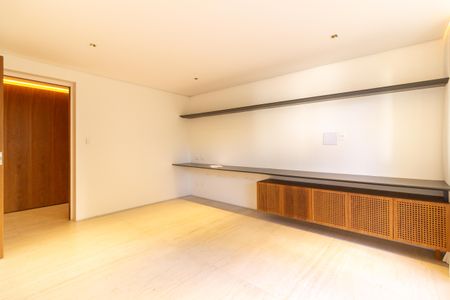 Apartamento à venda com 360m², 4 quartos e 2 vagas Apartamento à venda com 360m², 4 quartos e 2 vagasQuarto