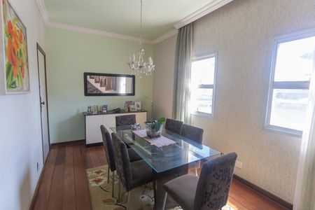 Apartamento à venda com 150m², 3 quartos e 1 vaga Apartamento à venda com 150m², 3 quartos e 1 vagaSala de Jantar