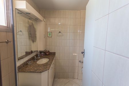 Apartamento à venda com 150m², 3 quartos e 1 vaga Apartamento à venda com 150m², 3 quartos e 1 vagaBanheiro da Suíte