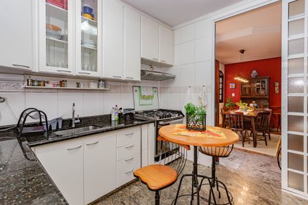 Casa à venda com 140m², 3 quartos e 2 vagasCozinha