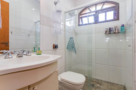 Casa à venda com 140m², 3 quartos e 2 vagasBanheiro Social