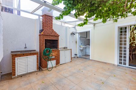 Casa à venda com 140m², 3 quartos e 2 vagasQuintal/ Churrasqueira