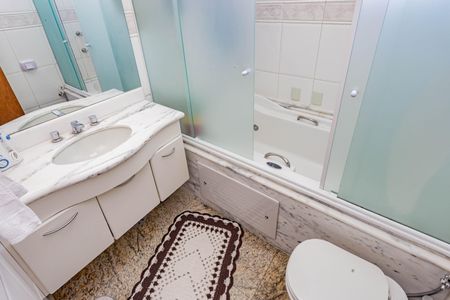 Casa à venda com 140m², 3 quartos e 2 vagasBanheiro da Suíte