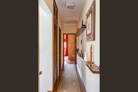 Casa à venda com 140m², 3 quartos e 2 vagasCorredor