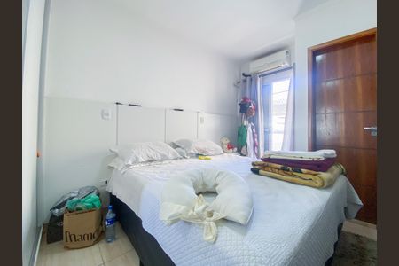 Casa à venda com 68m², 2 quartos e 2 vagas