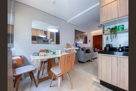 Casa à venda com 68m², 2 quartos e 2 vagas