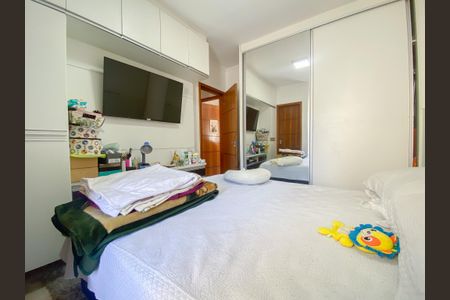 Casa à venda com 68m², 2 quartos e 2 vagas