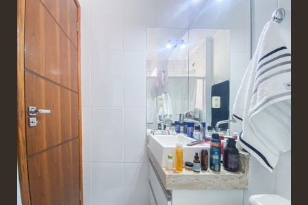 Casa à venda com 68m², 2 quartos e 2 vagas