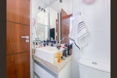 Casa à venda com 68m², 2 quartos e 2 vagas