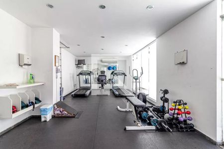 Apartamento à venda com 214m², 3 quartos e 2 vagas Apartamento à venda com 214m², 3 quartos e 2 vagasÁrea comum - Academia