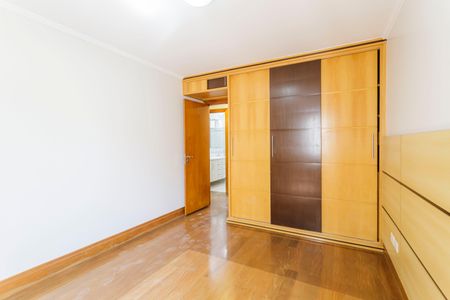 Apartamento à venda com 214m², 3 quartos e 2 vagas Apartamento à venda com 214m², 3 quartos e 2 vagasQuarto 1