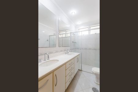 Apartamento à venda com 214m², 3 quartos e 2 vagas Apartamento à venda com 214m², 3 quartos e 2 vagasBanheiro Social