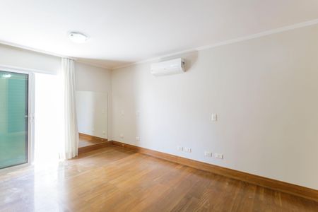 Apartamento à venda com 214m², 3 quartos e 2 vagas Apartamento à venda com 214m², 3 quartos e 2 vagasQuarto Suíte
