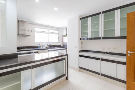 Apartamento à venda com 214m², 3 quartos e 2 vagas Apartamento à venda com 214m², 3 quartos e 2 vagasCozinha