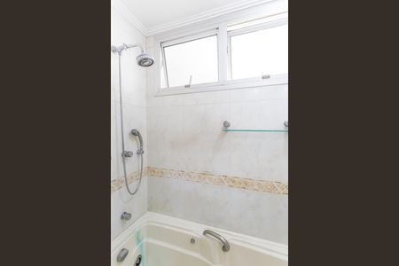 Apartamento à venda com 214m², 3 quartos e 2 vagas Apartamento à venda com 214m², 3 quartos e 2 vagasBanheiro da Suíte