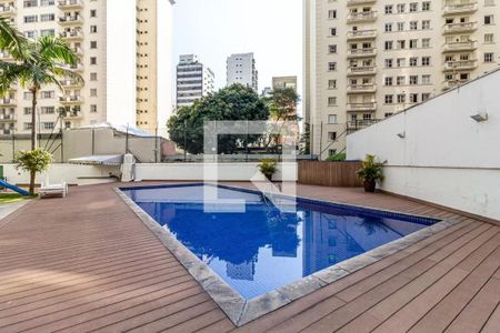 Apartamento à venda com 214m², 3 quartos e 2 vagas Apartamento à venda com 214m², 3 quartos e 2 vagasÁrea comum - Piscina