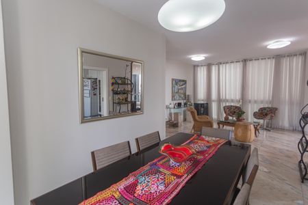 Apartamento à venda com 180m², 4 quartos e 3 vagasCopa