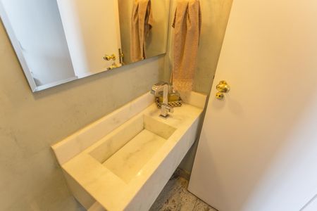 Apartamento à venda com 180m², 4 quartos e 3 vagasPia do Lavabo 