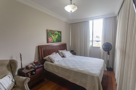 Apartamento à venda com 180m², 4 quartos e 3 vagasSuíte