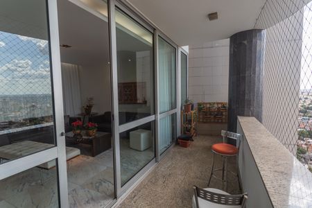 Apartamento à venda com 180m², 4 quartos e 3 vagasVaranda da Sala 1