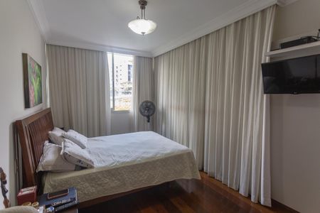 Apartamento à venda com 180m², 4 quartos e 3 vagasSuíte