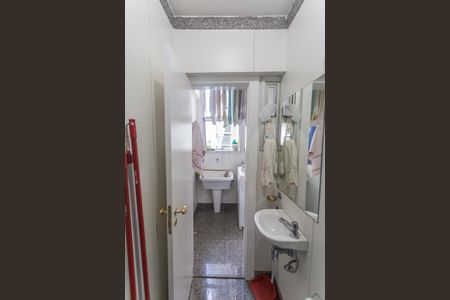 Apartamento à venda com 180m², 4 quartos e 3 vagasBanheiro de Serviço