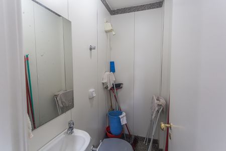 Apartamento à venda com 180m², 4 quartos e 3 vagasBanheiro de Serviço