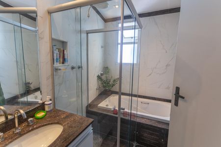 Apartamento à venda com 180m², 4 quartos e 3 vagasBanheiro da Suíte