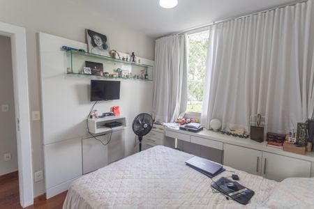 Apartamento à venda com 180m², 4 quartos e 3 vagasQuarto 3